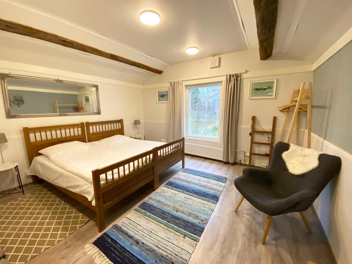 罗瓦涅米 Lauri Historical Log House Manor酒店 外观 照片