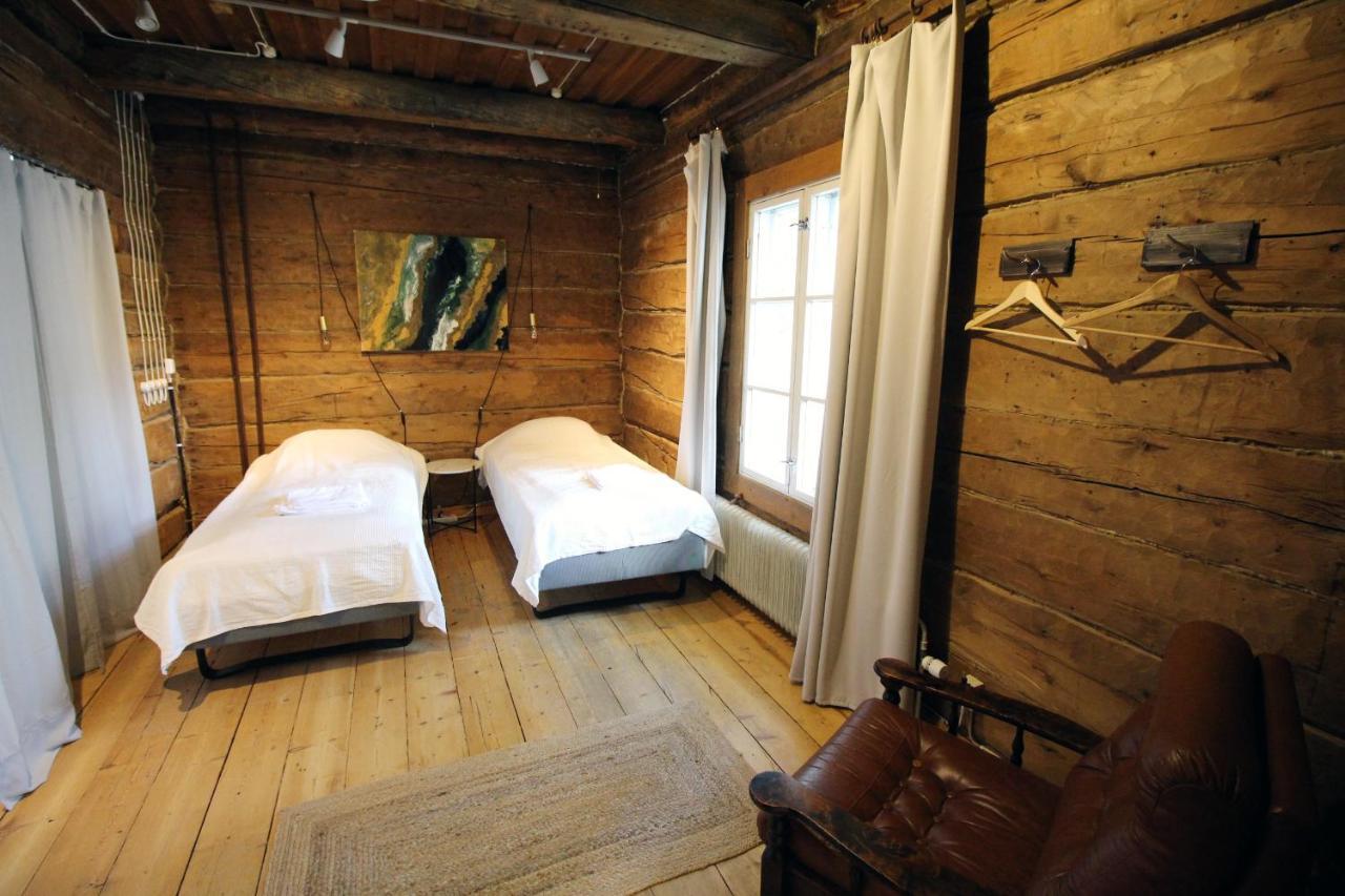 罗瓦涅米 Lauri Historical Log House Manor酒店 外观 照片