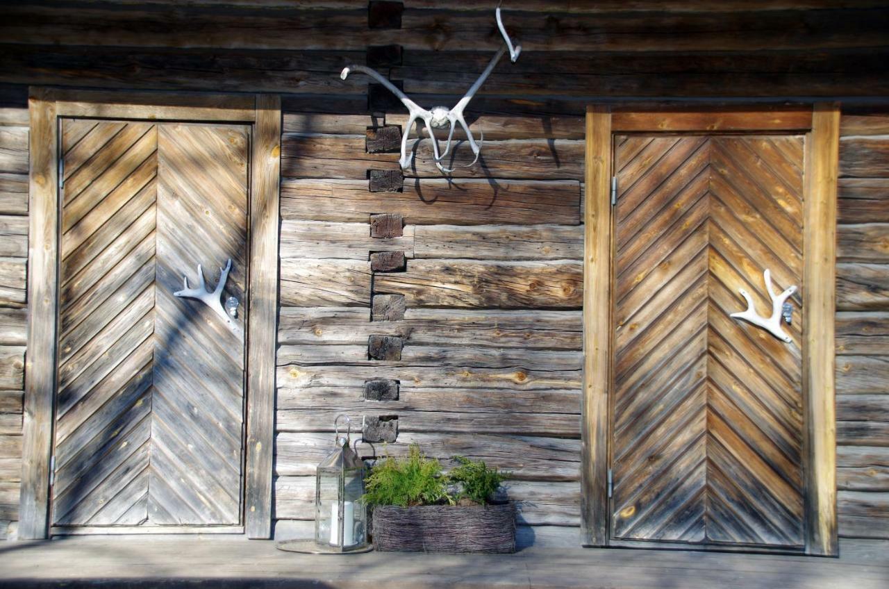 罗瓦涅米 Lauri Historical Log House Manor酒店 外观 照片