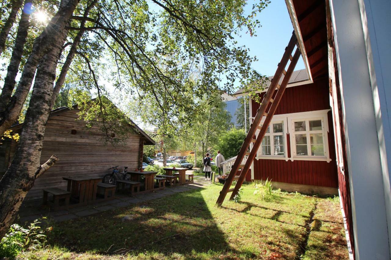 罗瓦涅米 Lauri Historical Log House Manor酒店 外观 照片